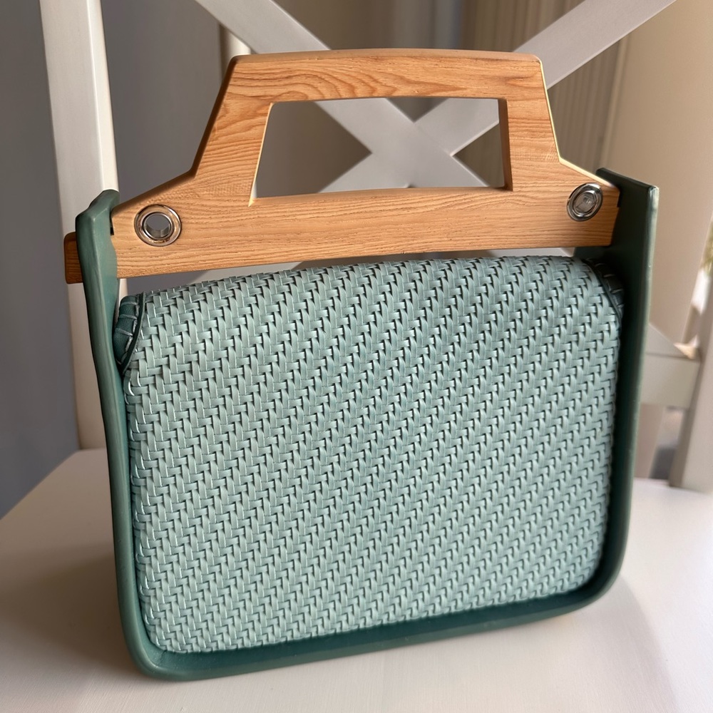 *SOLD* NWOT Charles & Keith Woven Wood Effect Top Handle Crossbody Bag MintGreen - Picture 3 of 16